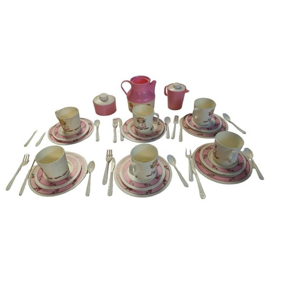 Set 6  Vintage child TEA cups plates STRAWBERRY Apple STYLE CHILTON-GLOBE - Picture 1 of 7